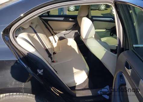 2017 Volkswagen Jetta 1.4T Se z USA, uszkodzony, nr VIN 3VWDB7AJXHM335963